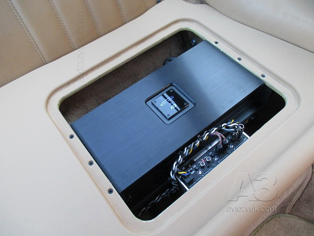 Аудиосистема в Porsche 964 Carrera 4
