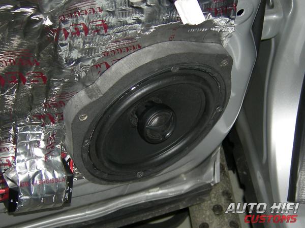 Установка акустики Morel Tempo Coax 6 в Suzuki Grand Vitara.