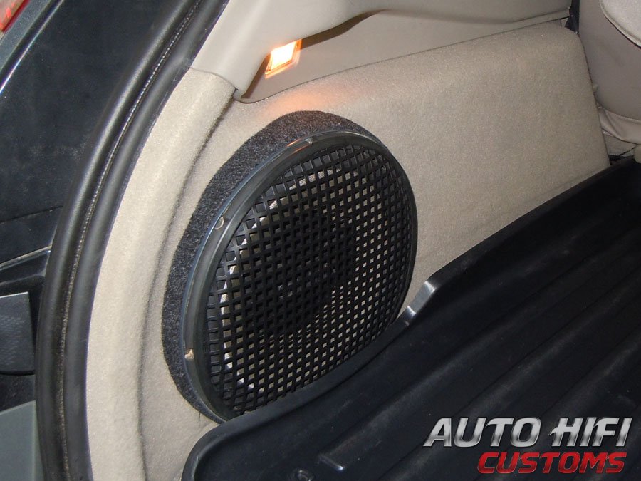 Установка сабвуфера Infinity KAPPA 122.7w в Renault Scenic