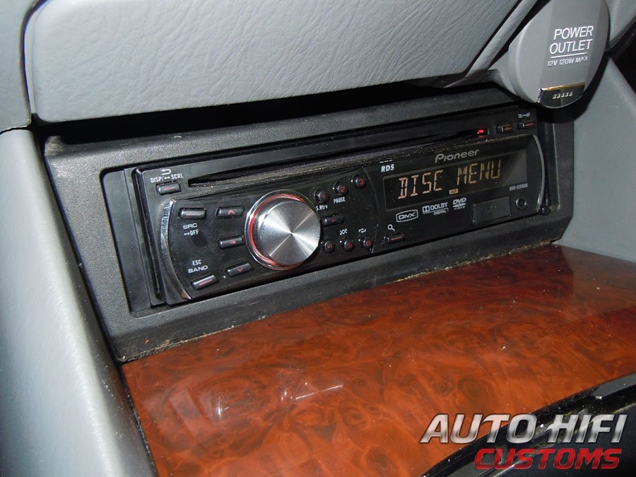Установка автомагнитолы Pioneer DVH-3200UB в Acura MDX
