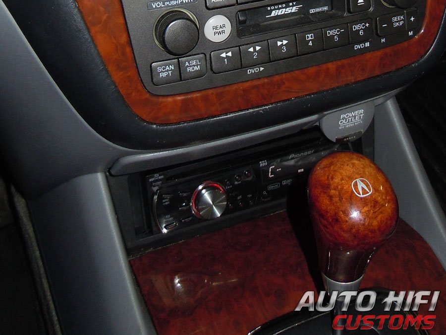 Установка автомагнитолы Pioneer DVH-3200UB в Acura MDX