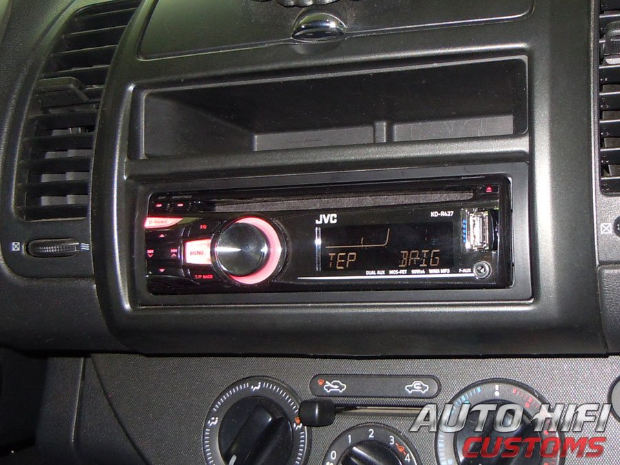 Установка автомагнитолы JVC KD-R427EE в Nissan Note