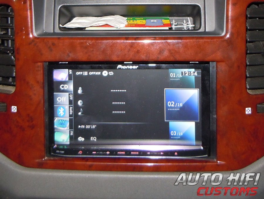 Установка автомагнитолы Pioneer AVIC-F20BT в Mitsubishi Montero