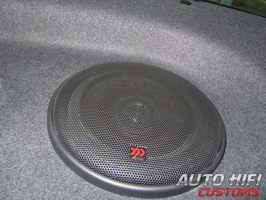 Установка акустики Morel Maximo Coax 6 в Renault Logan
