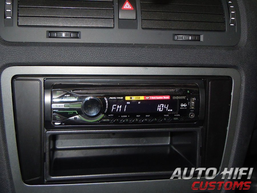 Установка автомагнитолы Sony CDX-GT457UE в Skoda Octavia (A5)