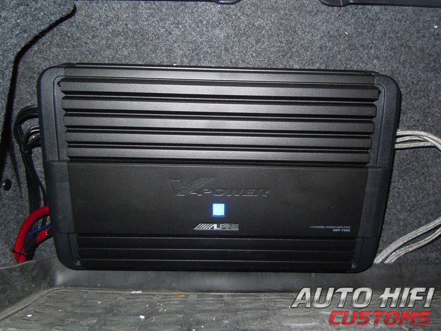 Установка усилителя Alpine MRP-F600 в Mitsubishi Lancer X