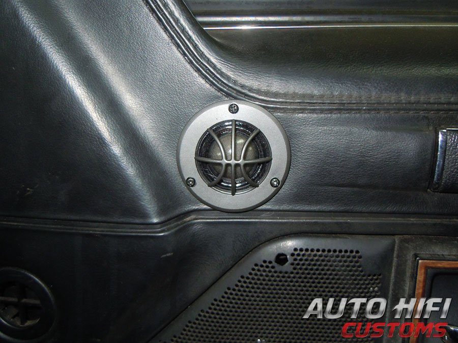 Установка акустики DLS R6A в Lincoln Town Car