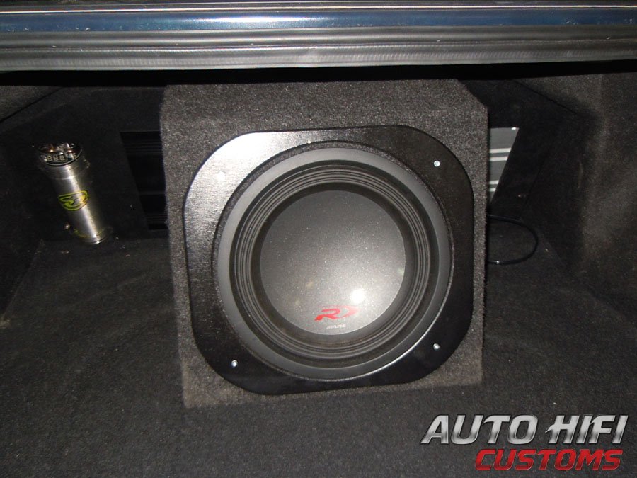 Установка сабвуфера Alpine SWR-1223D в Hyundai Elantra