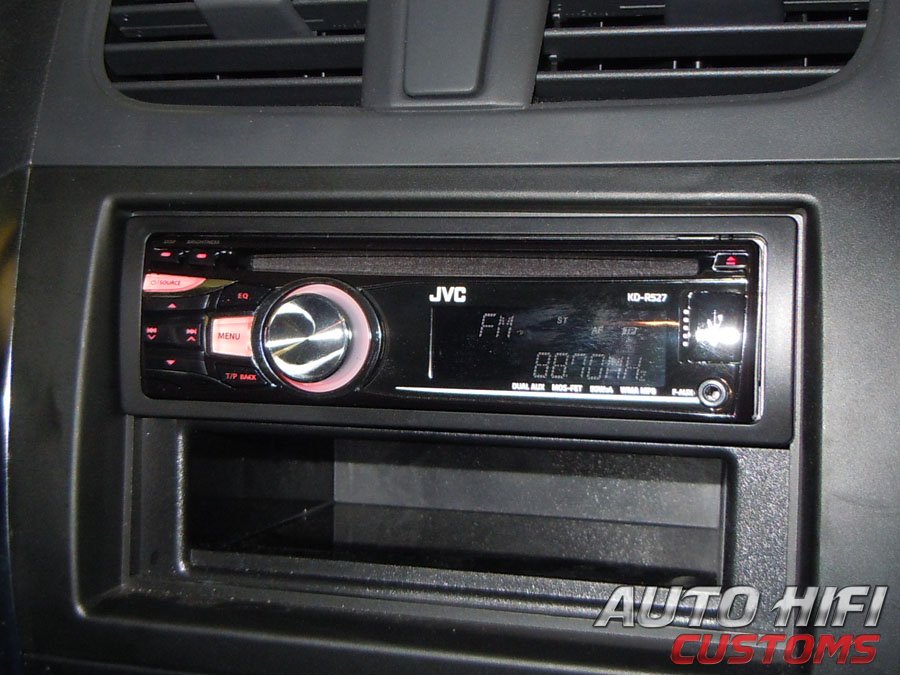 Установка автомагнитолы JVC KD-R527EE в Suzuki SX4