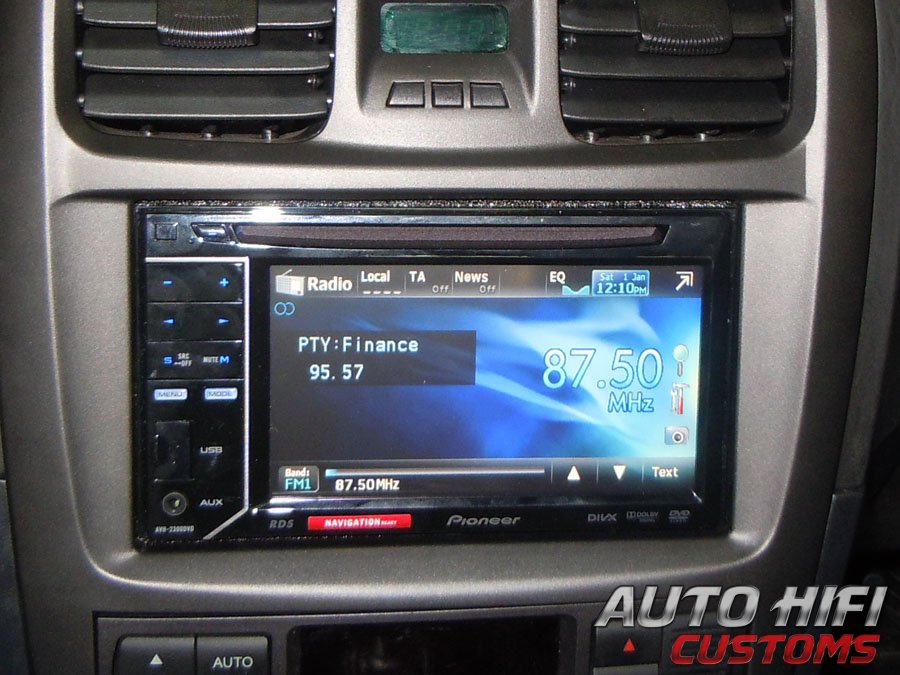 Установка автомагнитолы Pioneer AVH-2300DVD в Hyundai Sonata