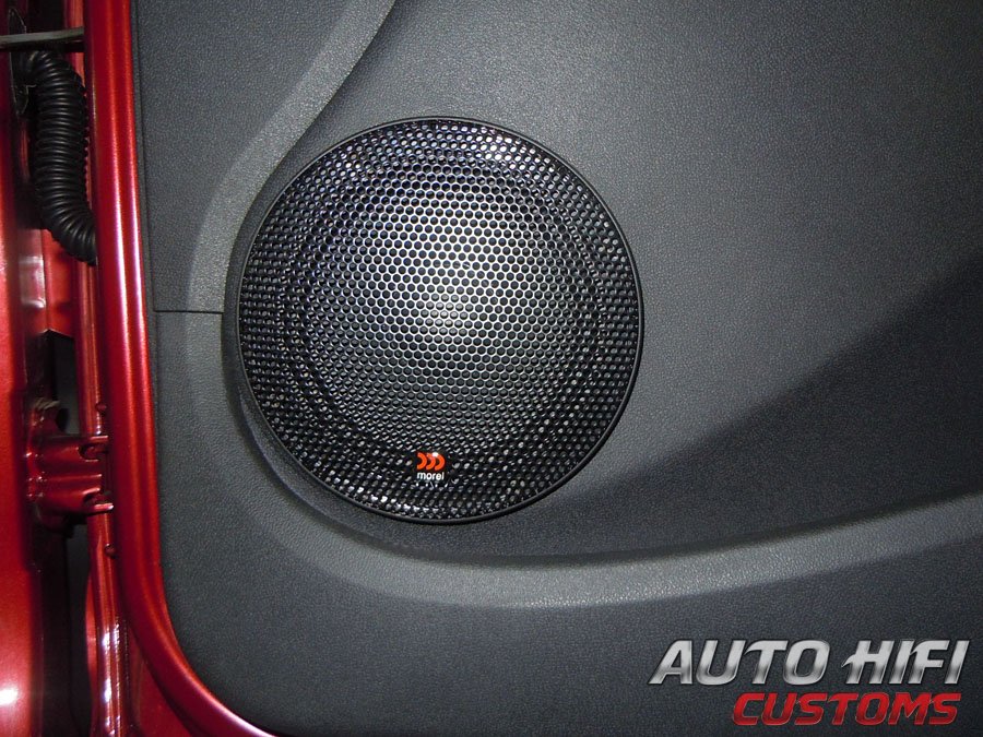Установка акустики Morel Tempo 6 в Renault Logan