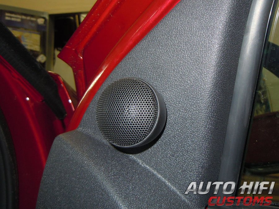 Установка акустики Morel Tempo 6 в Renault Logan