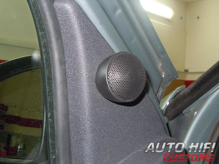 Установка акустики Morel Tempo 6 в Renault Sandero