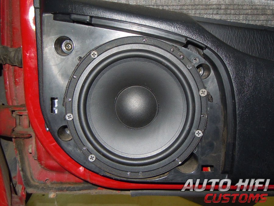 Установка акустики Morel Tempo 6 в Toyota Carina