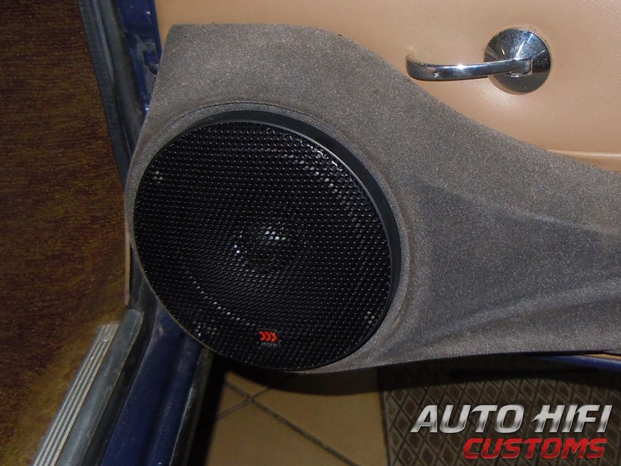 Установка акустики Morel Tempo Coax 6 в Lada 2103