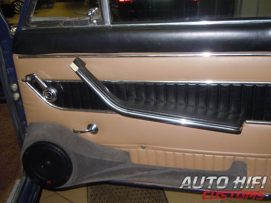 Установка акустики Morel Tempo Coax 6 в Lada 2103