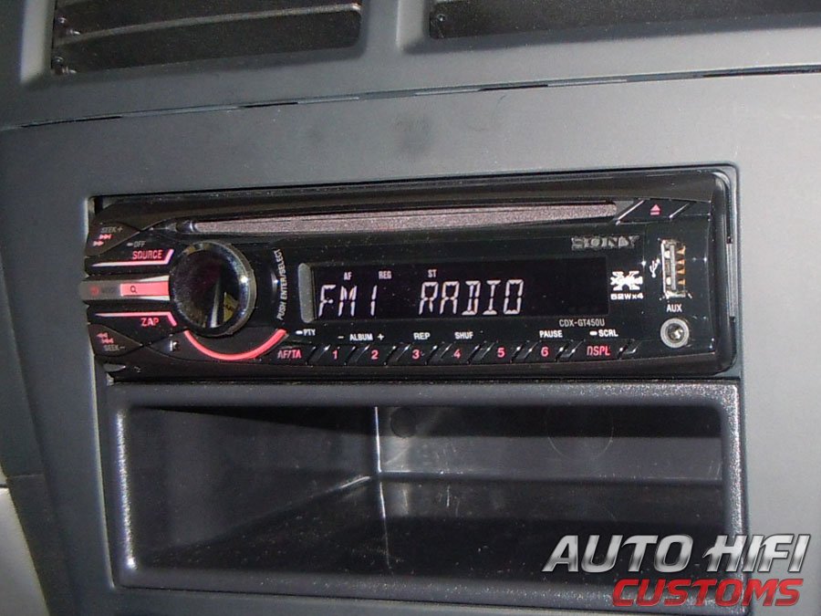 Установка автомагнитолы Sony CDX-GT450U в Nissan Almera Classic
