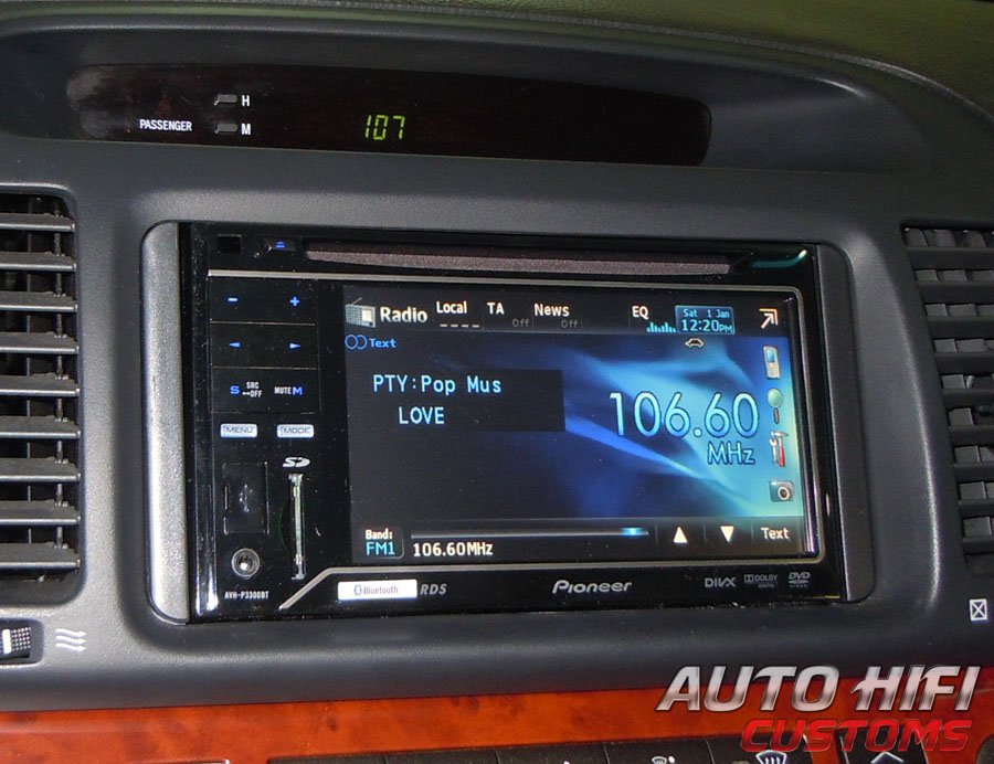 Установка автомагнитолы Pioneer AVH-P3300BT в Toyota Camry V30