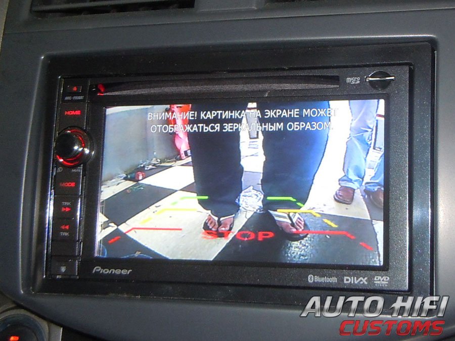 Установка камеры заднего вида AHC CA-003 в Toyota RAV4.3
