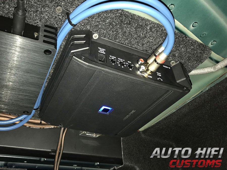 Установка усилителя Alpine S-A60M в Mercedes E class (W213)