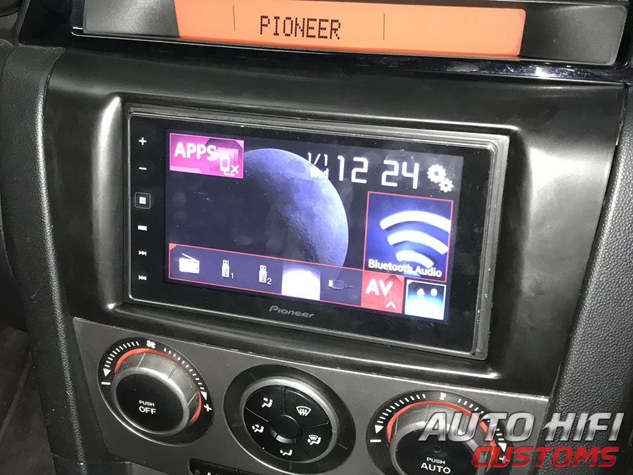 Установка автомагнитолы Pioneer SPH-DA120 в Mazda 3