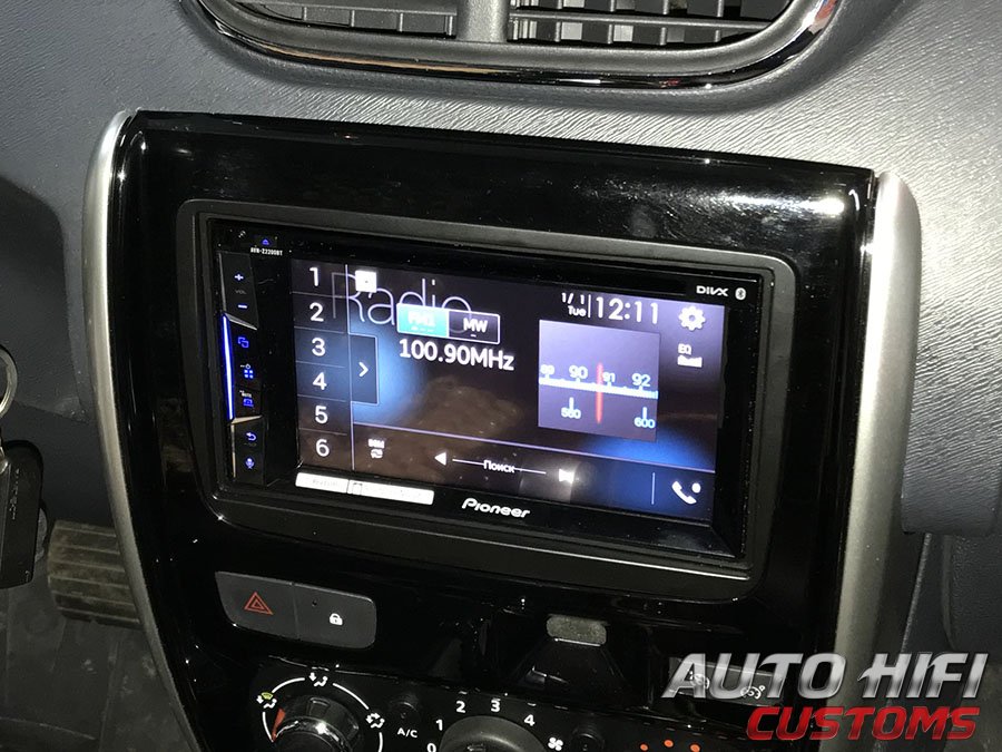 Установка автомагнитолы Pioneer AVH-Z2200BT в Nissan Terrano