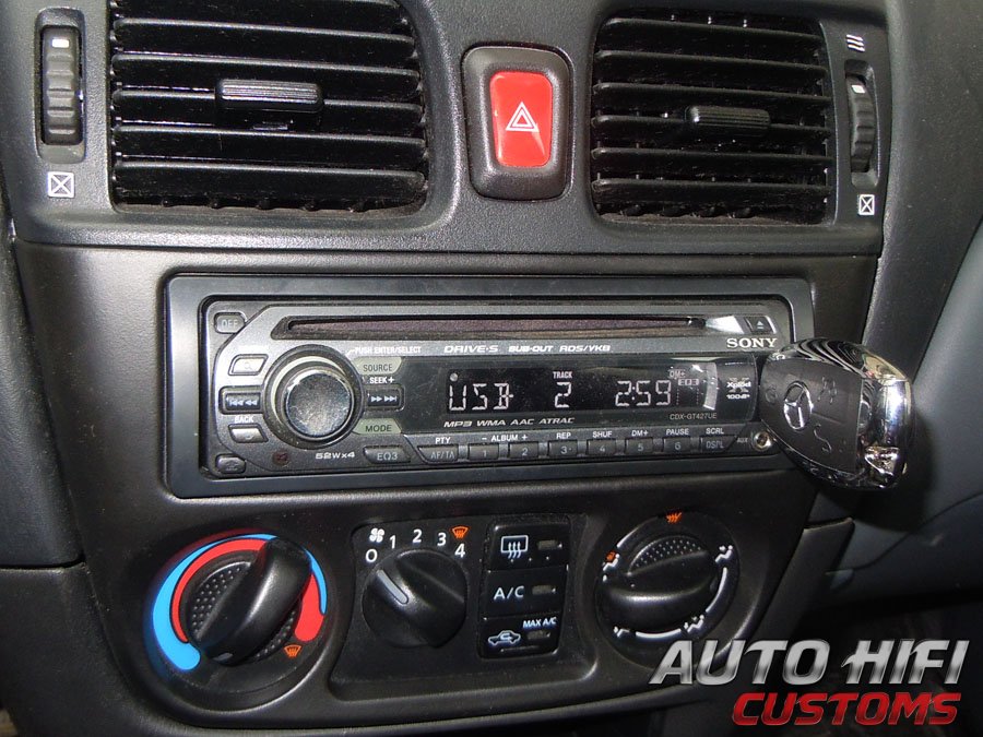 Установка автомагнитолы Sony CDX-GT427UE в Mitsubishi Lancer