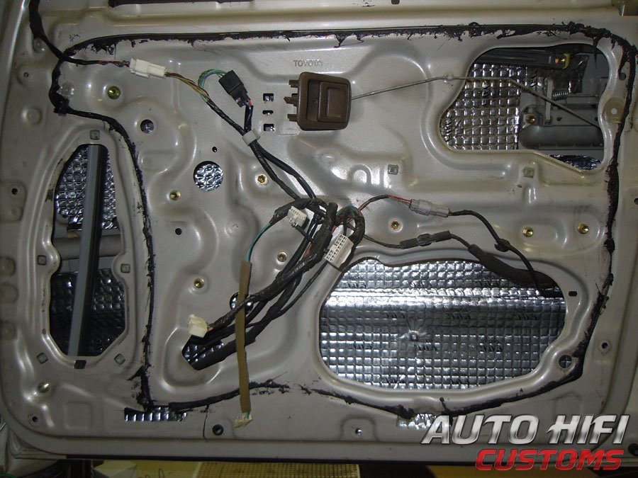 Установка акустики Morel Maximo 6 в Toyota