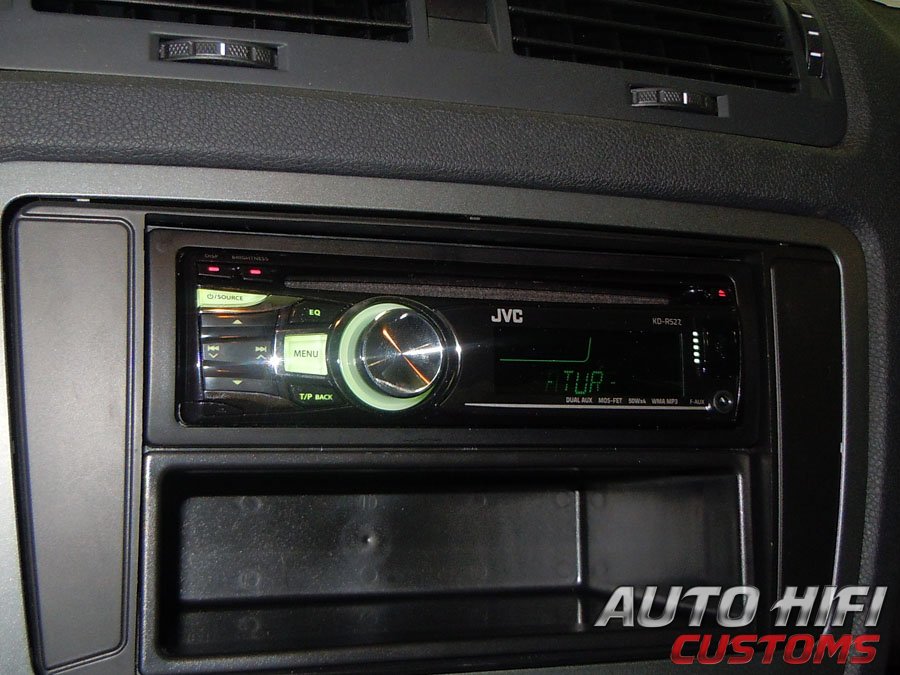 Установка автомагнитолы JVC KD-R527EE в Skoda Octavia (A5)