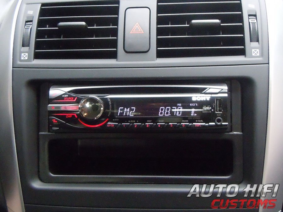 Установка автомагнитолы Sony CDX-GT450U в Toyota Corolla X
