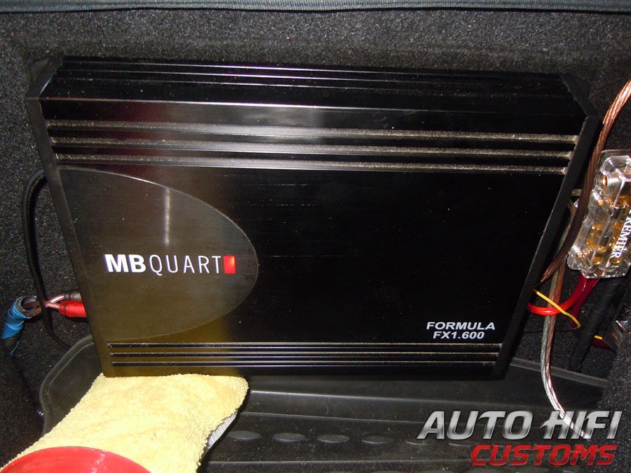 Установка усилителя MB Quart FX1.600 в Renault Sandero