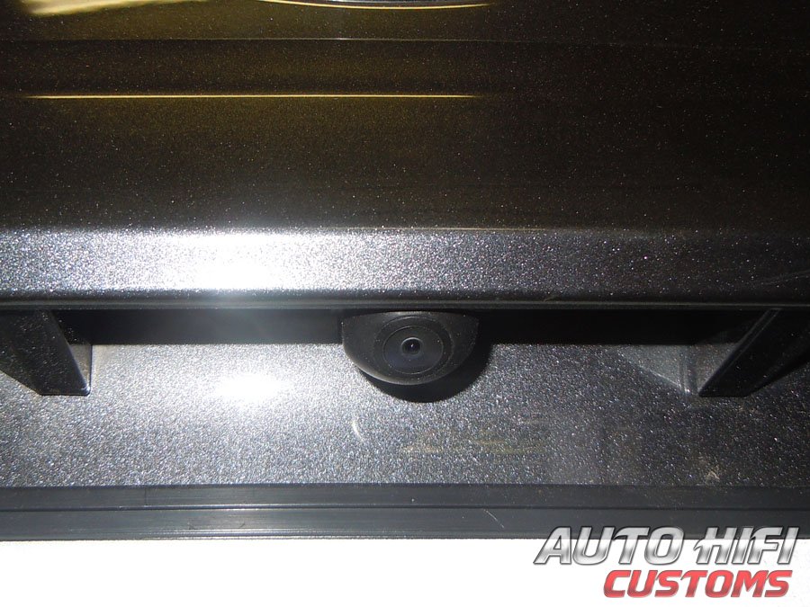 Установка камеры заднего вида AHC CA-003 в Toyota Corolla X