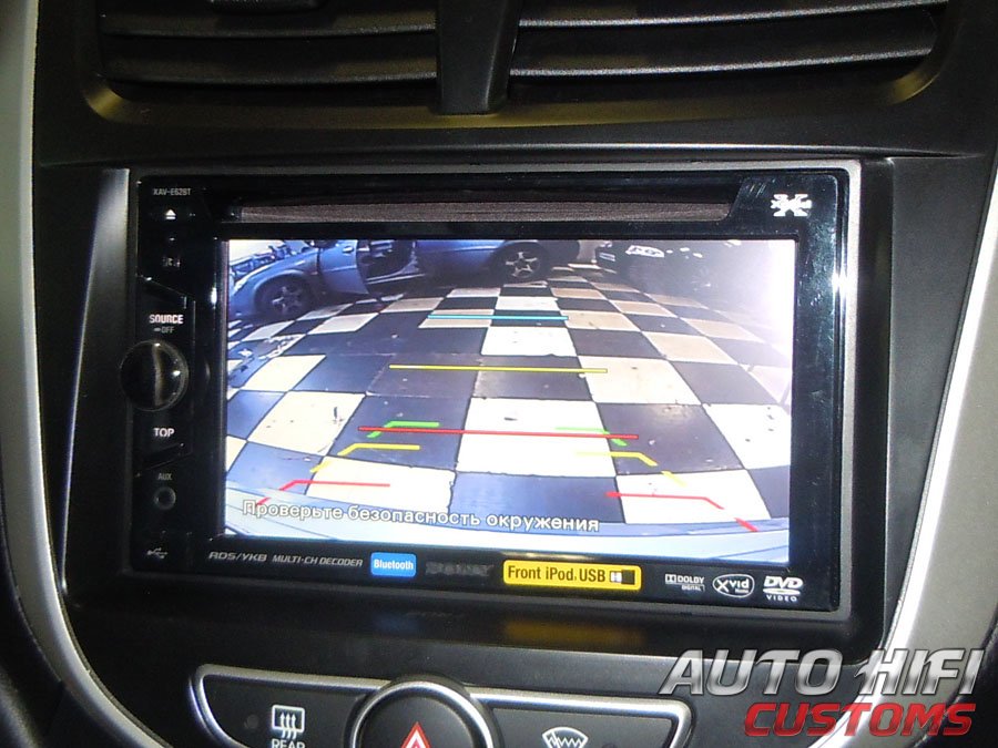 Установка камеры заднего вида AHC CA-003 в Hyundai Solaris