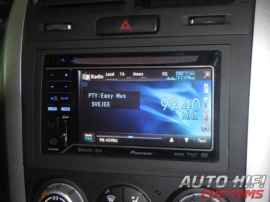 Установка автомагнитолы Pioneer AVH-P3300BT в Suzuki Grand Vitara