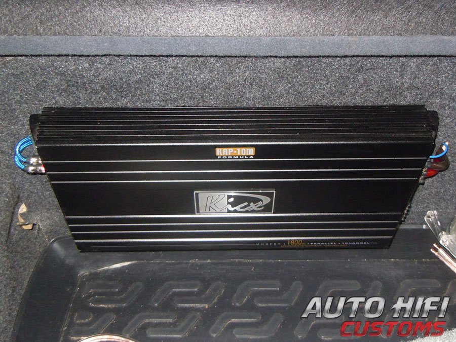 Установка усилителя Kicx KAP-10M в Skoda Octavia (A4)