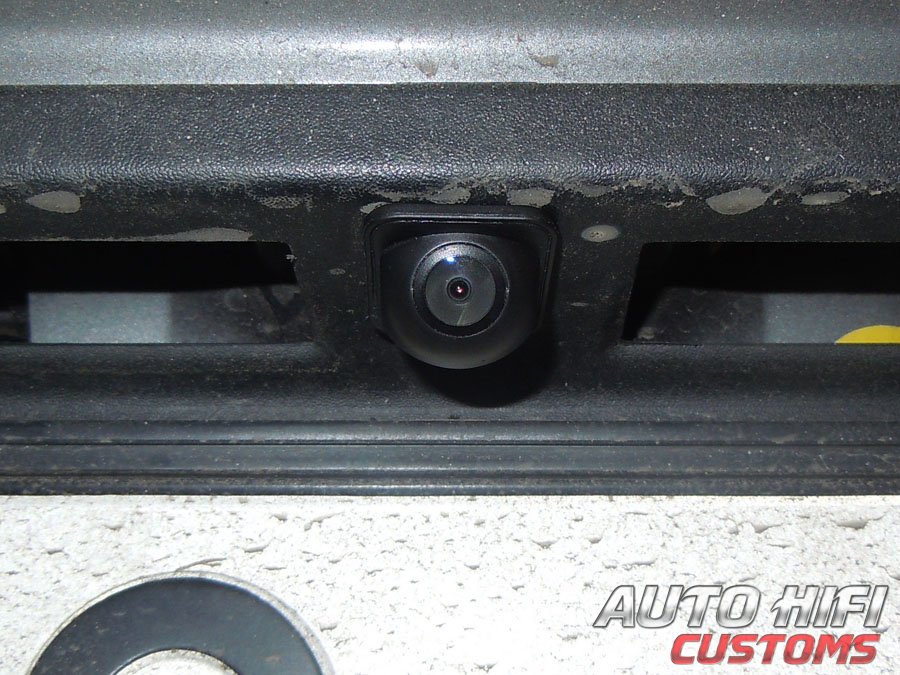 Установка камеры заднего вида AHC CA-003 в Toyota Hilux
