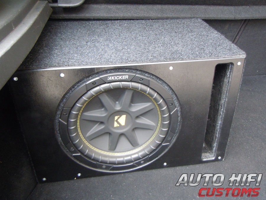 Установка сабвуфера Kicker C10 в Ford Focus 2