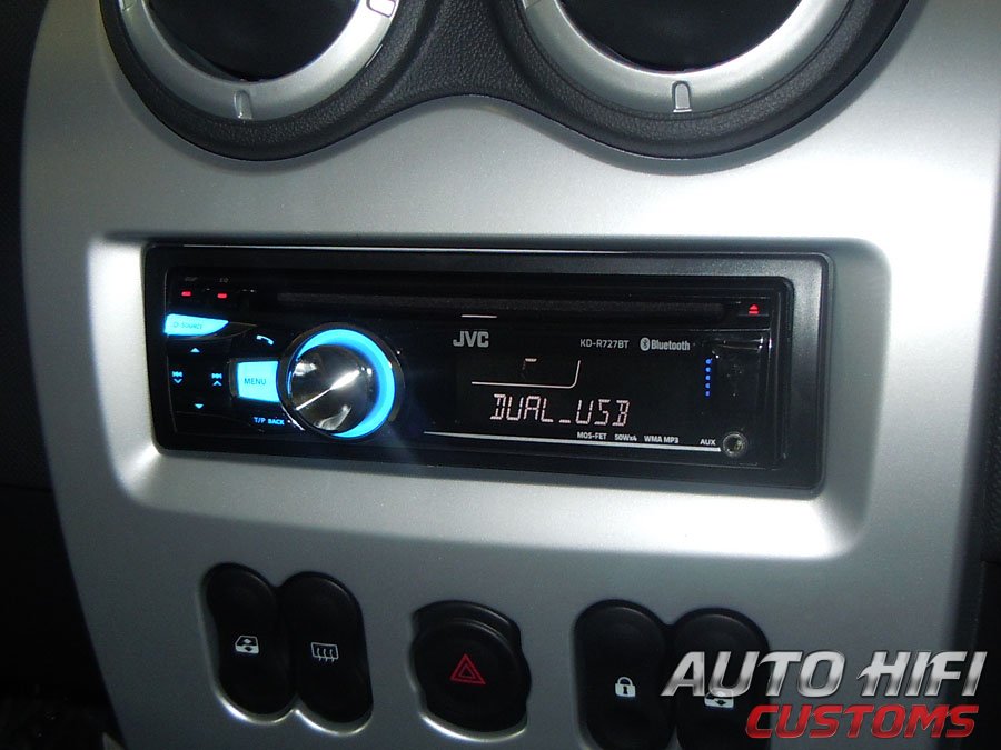 Установка автомагнитолы JVC KD-R727BTEE в Renault Logan