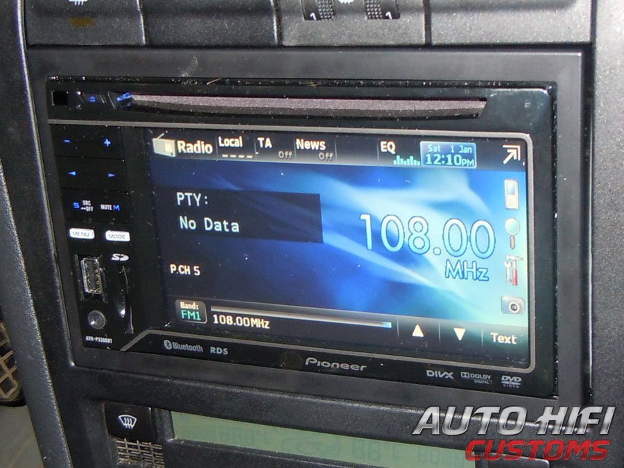 Установка автомагнитолы Pioneer AVH-P3300BT в Skoda Octavia (A4)