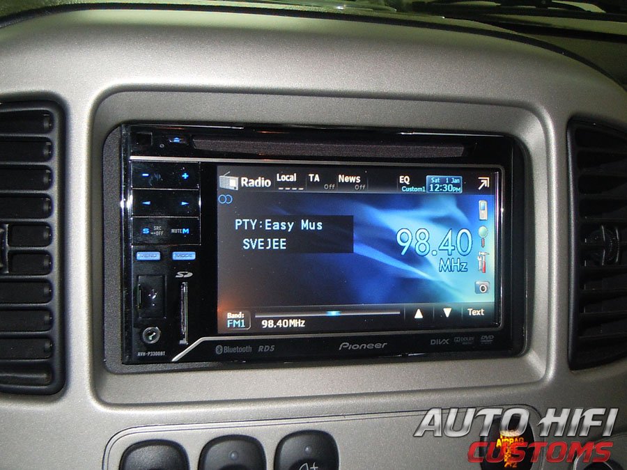 Установка автомагнитолы Pioneer AVH-P3300BT в Ford Maverick
