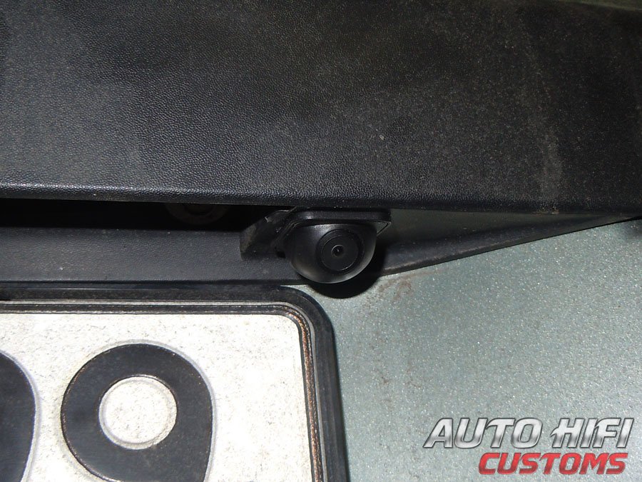 Установка камеры заднего вида AHC CA-003 в Ford Maverick