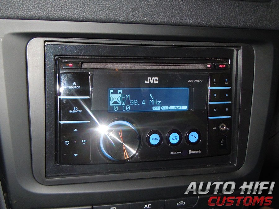 Установка автомагнитолы JVC KW-XR817EE в Skoda Yeti