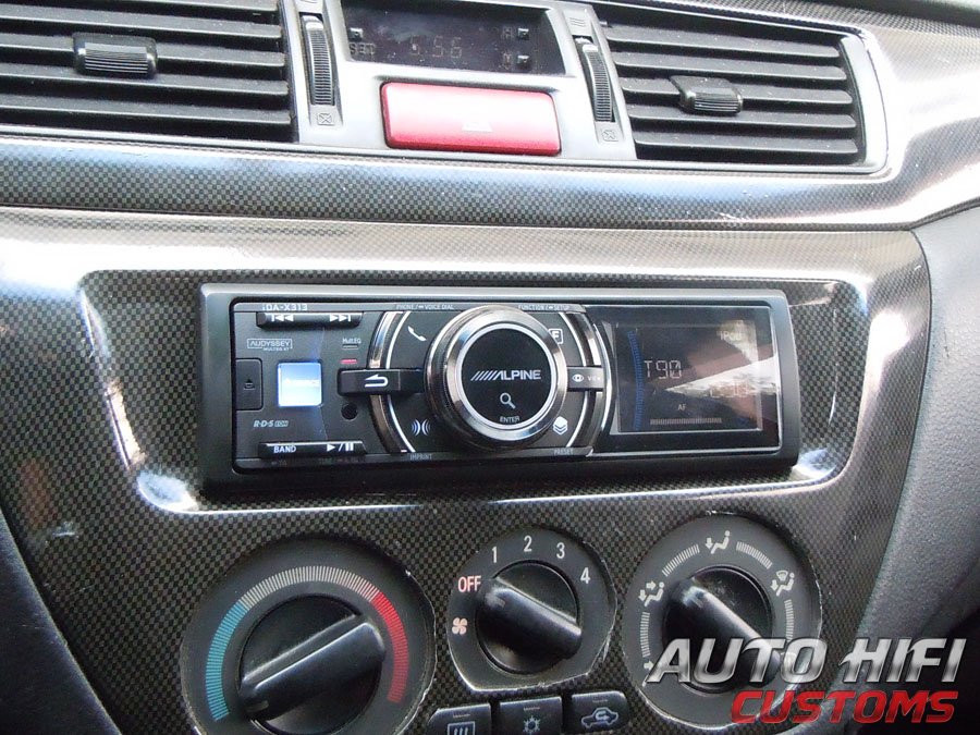 Установка автомагнитолы Alpine iDA-X313 в Mitsubishi Lancer