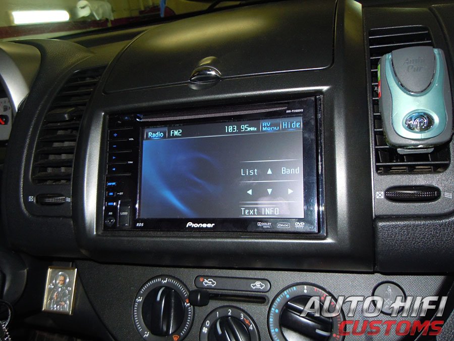 Установка автомагнитолы Pioneer AVH-P3200BT в Nissan Note