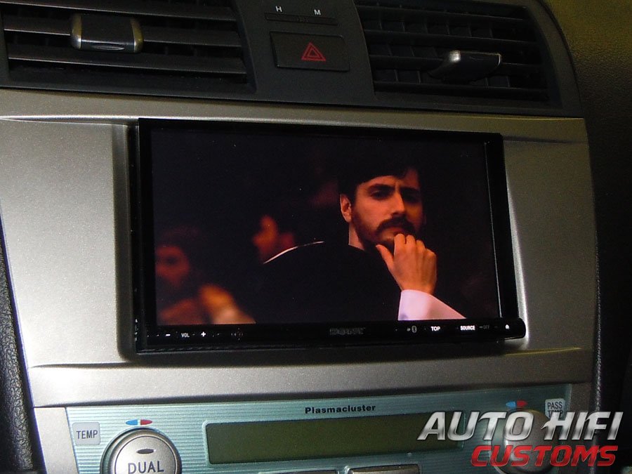 Установка автомагнитолы Sony XAV-E70BT в Toyota Camry V40