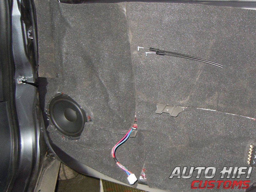 Установка акустики Morel Tempo 6 в Citroen C-Crosser