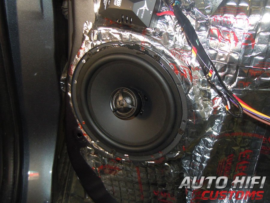 Установка акустики Morel Tempo Coax 6 в Citroen C-Crosser