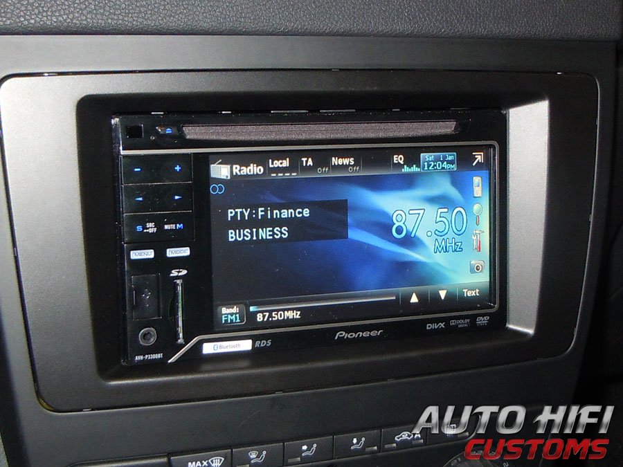 Установка автомагнитолы Pioneer AVH-P3300BT в Skoda Yeti