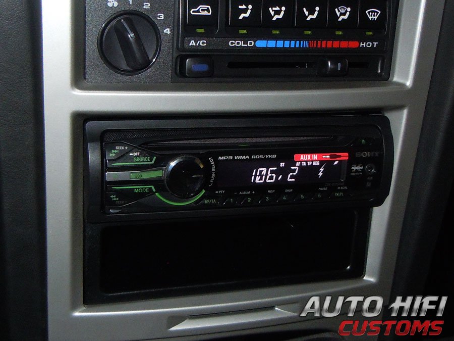 Установка автомагнитолы Sony CDX-GT267ME в TaGAZ Tager