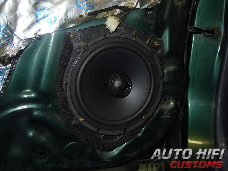 Установка акустики Morel Tempo Coax 6 в Toyota Land Cruiser 120